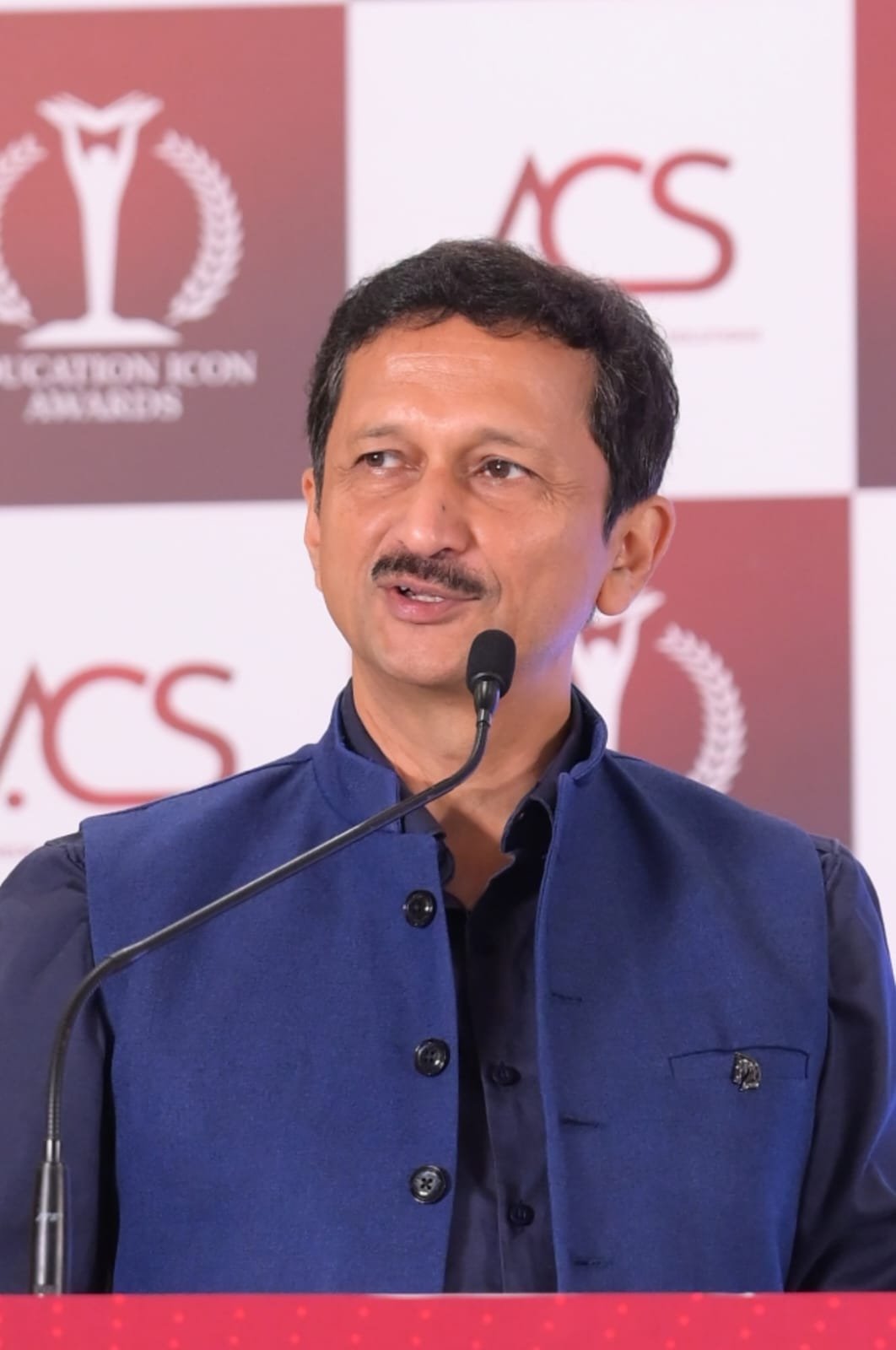 Mr Vivek Atray
